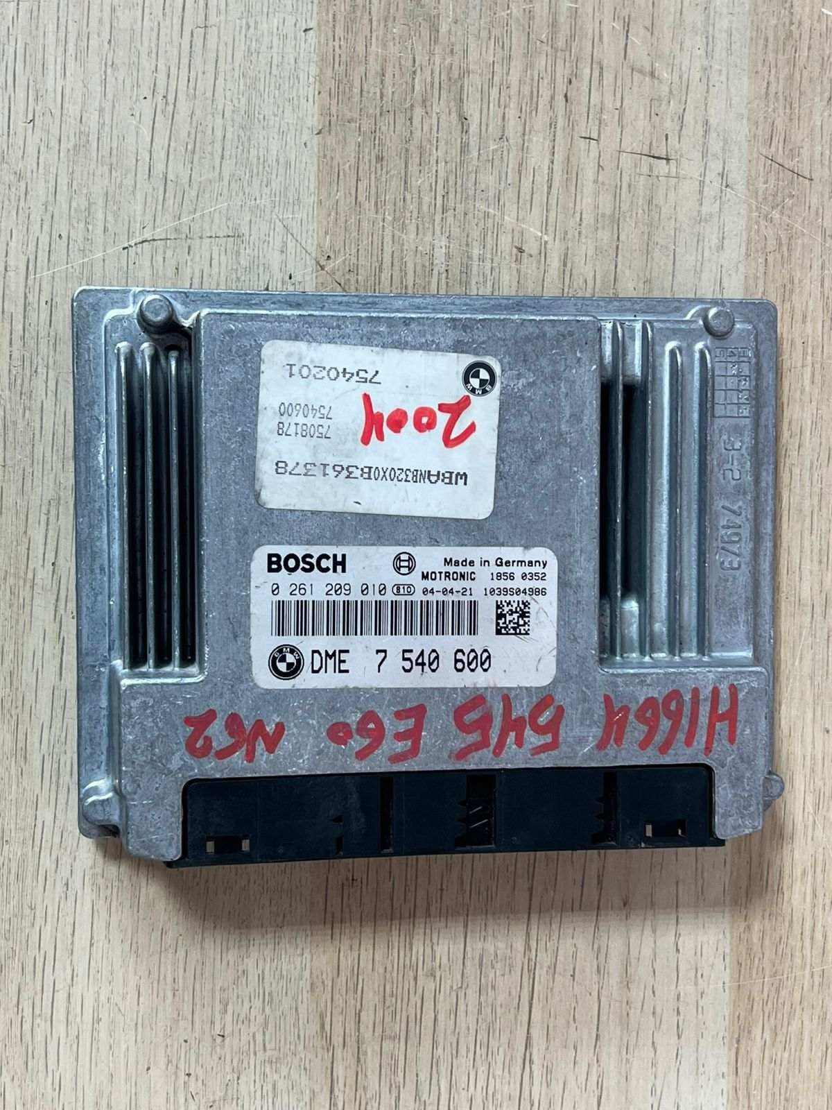 2004 5' E60 BMW 545i Engine Control Module 7540600 N62B44A ECU 