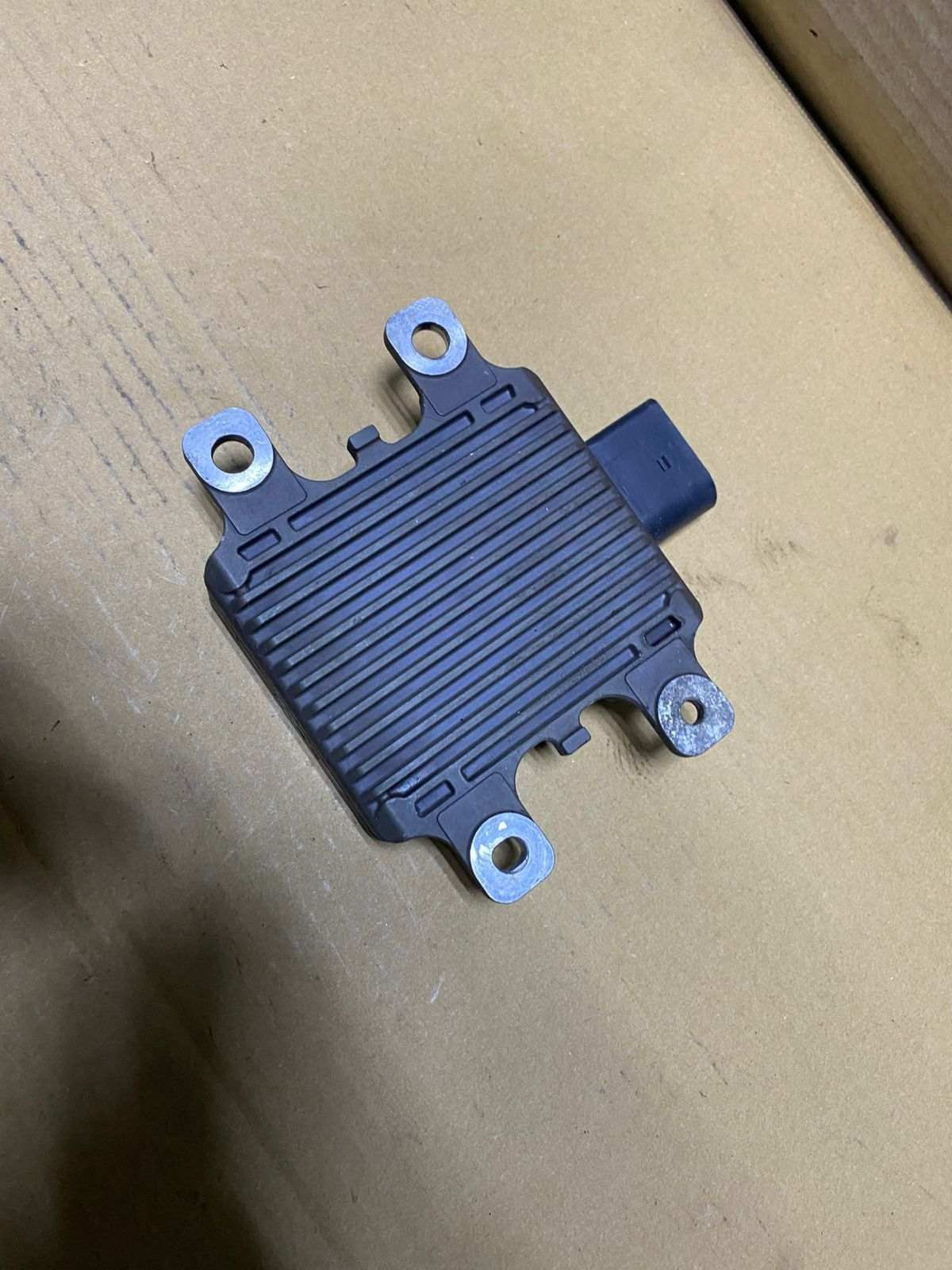 2014-2017 BMW i8 Transmission Fluid Pump Control Module 8648526