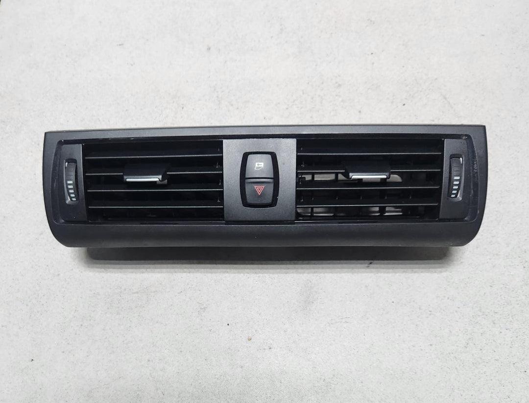 BMW Dashboard Center Air Vent 92053571 Series F20 F21, 2 Series F22 F23