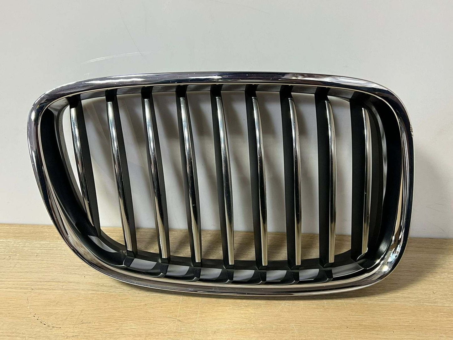 BMW 5 Series GT F07 2009 Front Right Upper Bumper Grille Trim Chrome OEM 7200170