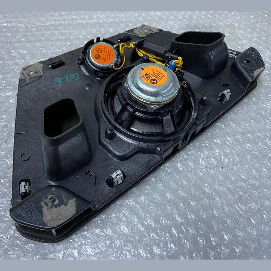 BMW G20 G21 G22 G23 G26 G80 M3 M4 Dashboard Speaker Tweeter Holder 6831282