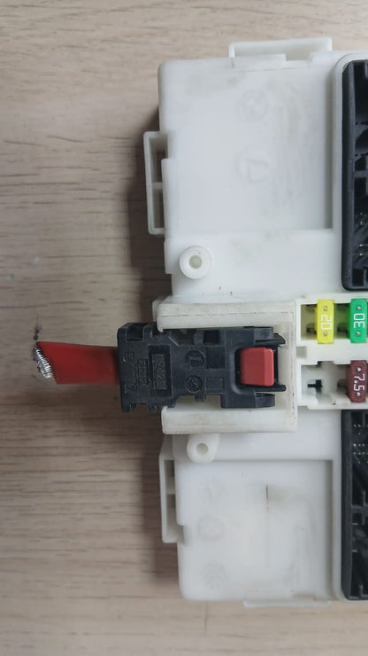 BMW F20 F21 F30 F31 F32 Body Control Comfort Module Unit FEM ECU LR01 9868383