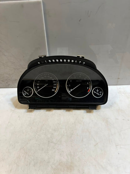 2010-2013 BMW 5 Series F10 F11 520i 523i SPEEDOMETER Instrument Cluster 9280477