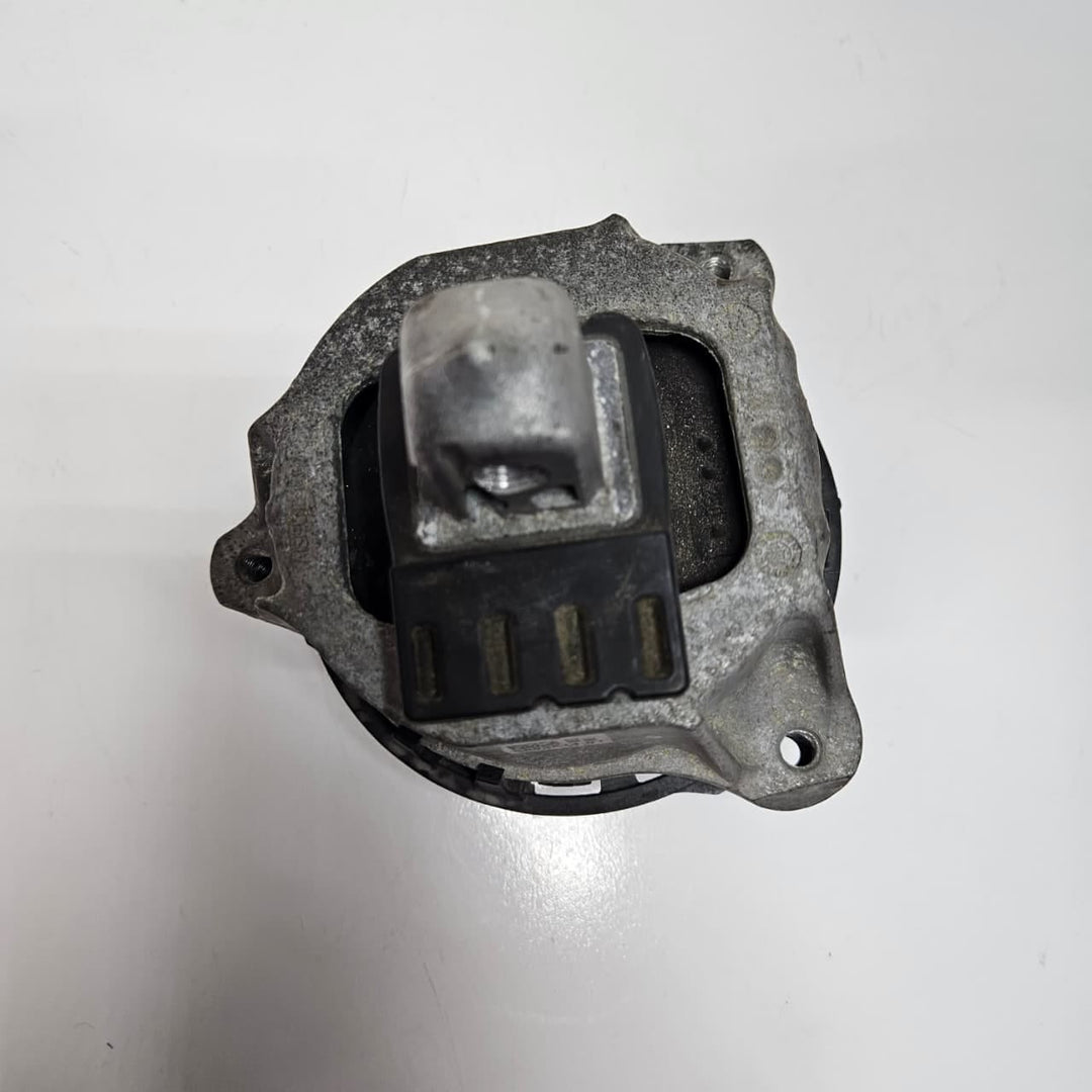 BMW 5 Series G30 Right Side Engine Mount 6883514 2016-2022