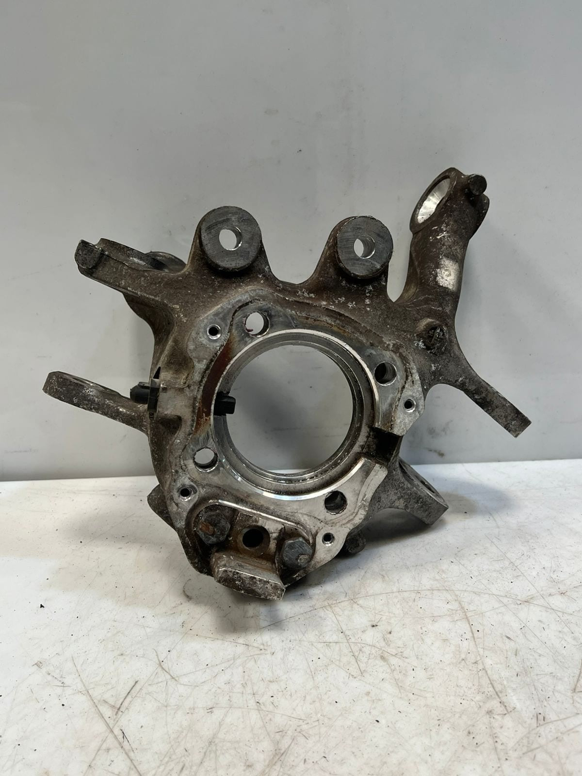 2008-2014 BMW 750i 7' F01 F02 F03 F04 Rear Wheel Hub Spindle Knuckle 6797447