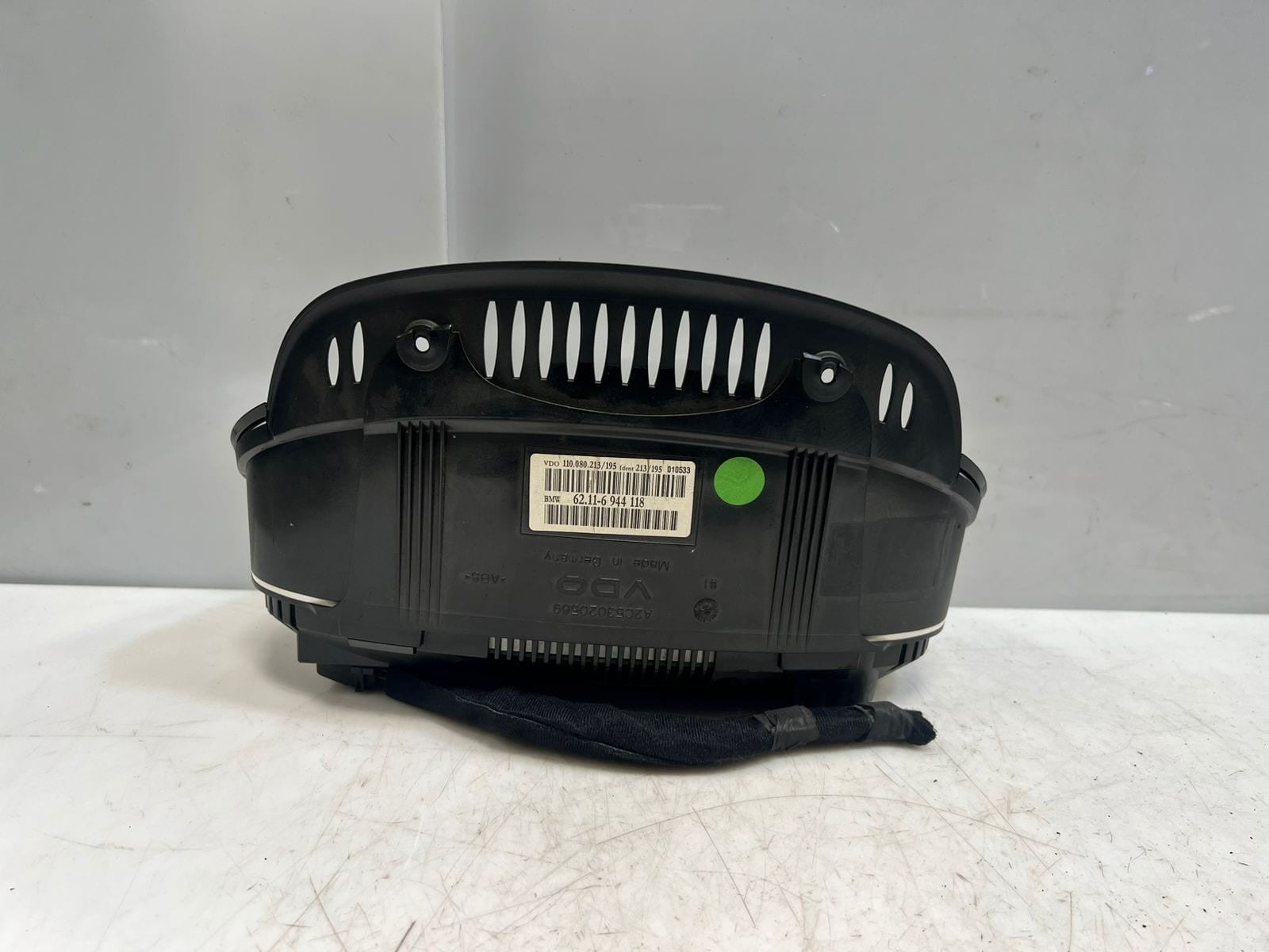 2004 BMW 530i 5 Series E60 E61 Instrument Cluster SPEEDOMETER  6944118 OEM