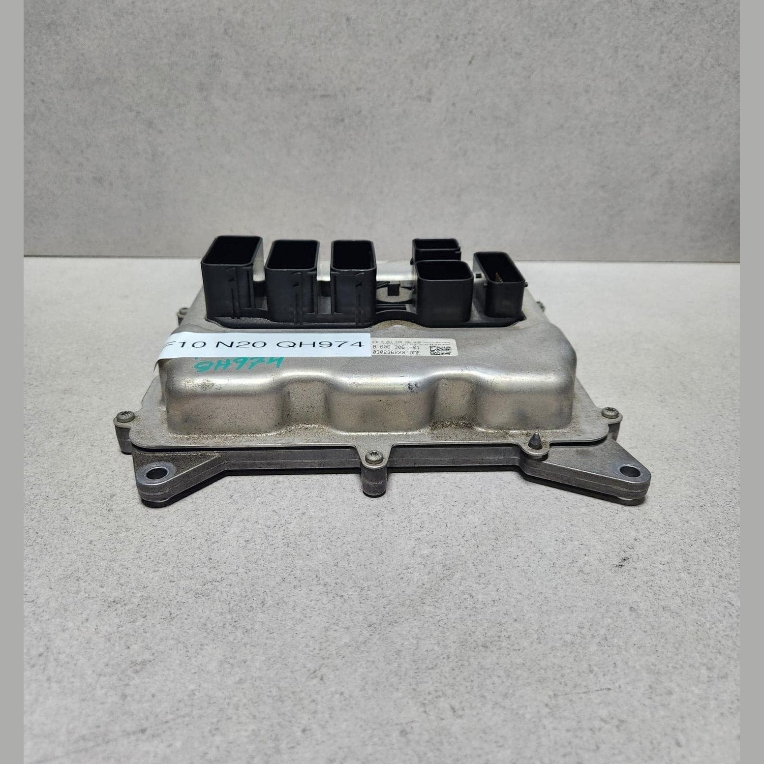 2012-2017 BMW 320i Engine Control Unit DME8606306 F30 320i F10 F11 F25