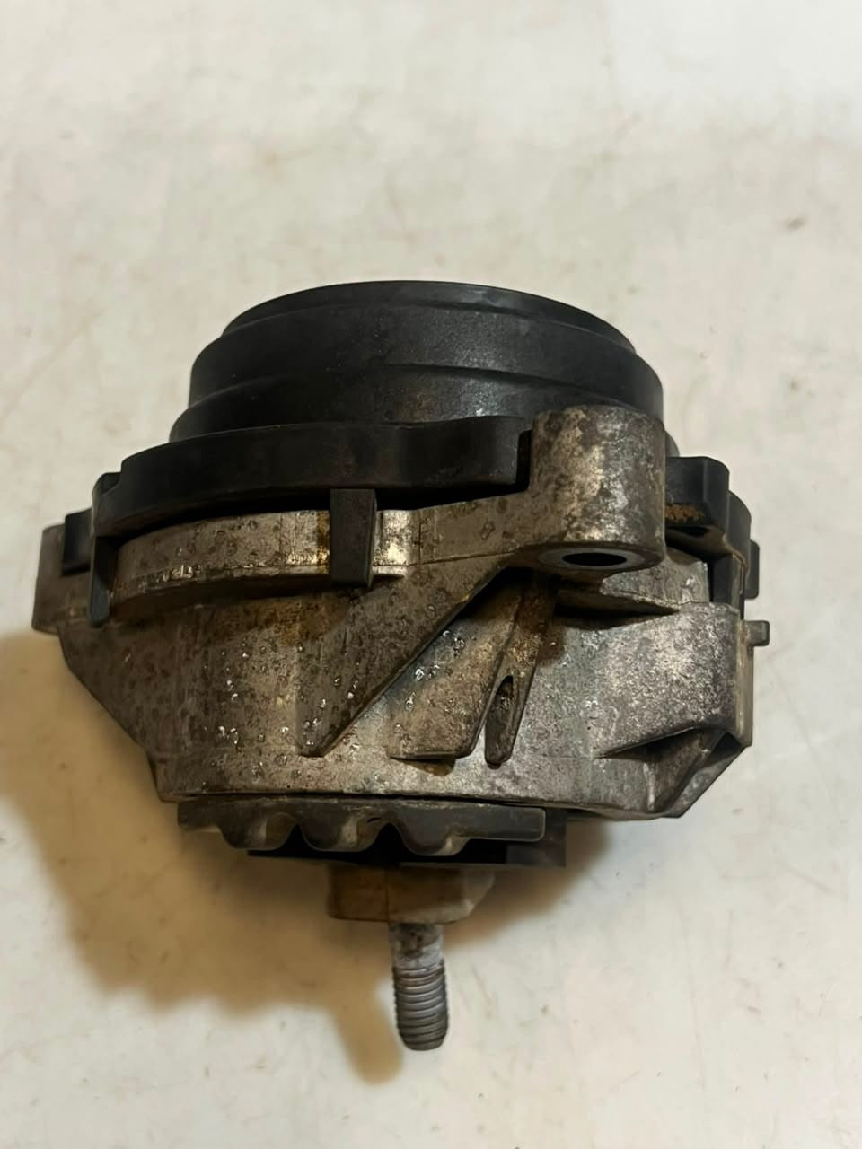 2015-2017 BMW X3 F25 X4 F26 2.0L RIGHT Engine Mount MOTOR 6868490 OEM