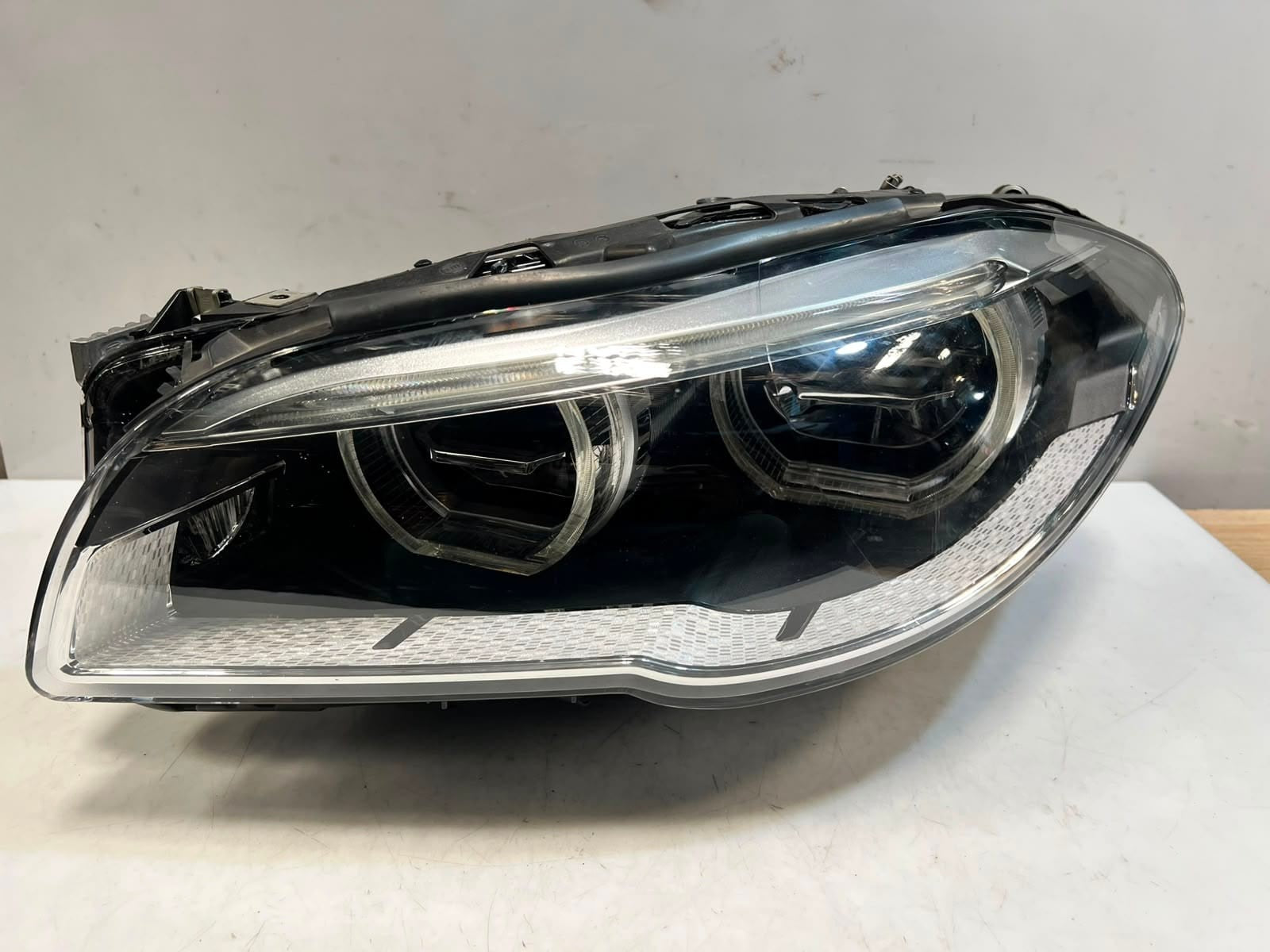 2015-2018 BMW M5 5 Series F10 F11 LCI Adaptive Led Headlight Left 7460597 ECE