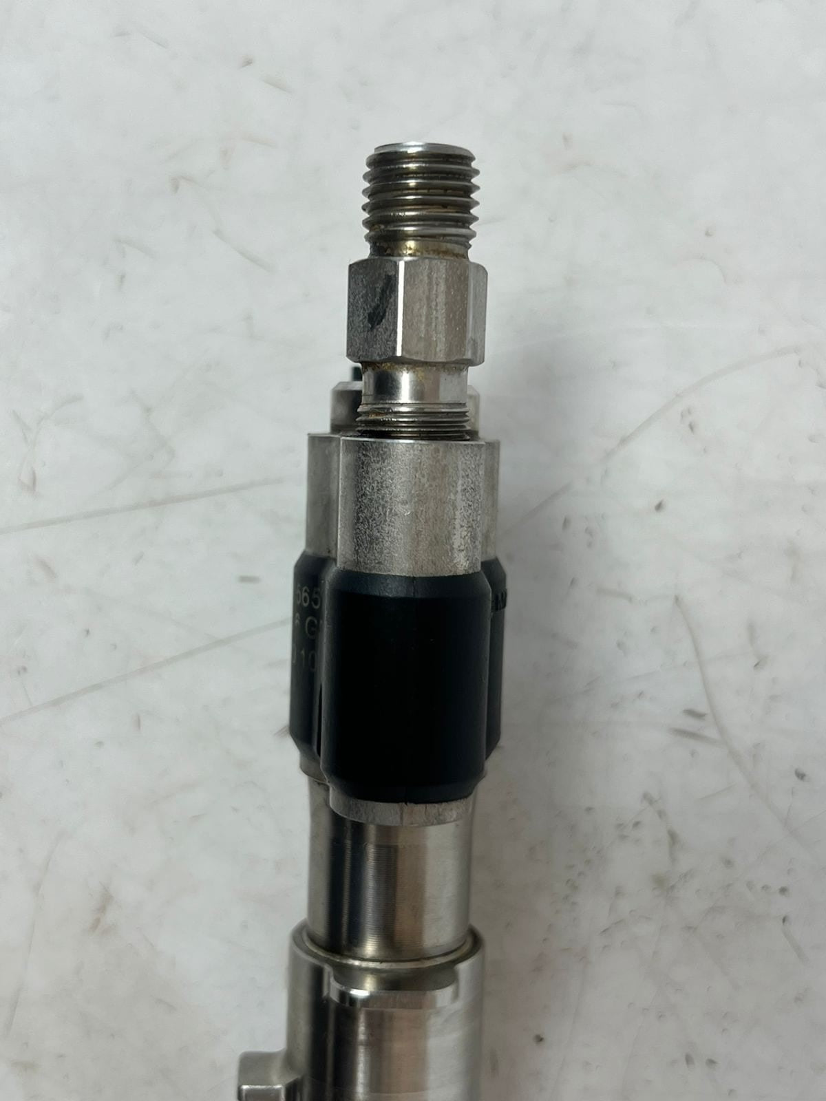 BMW 3, 5, 6, and 7-Series Direct Fuel Injector 7565138 - 02 OEM