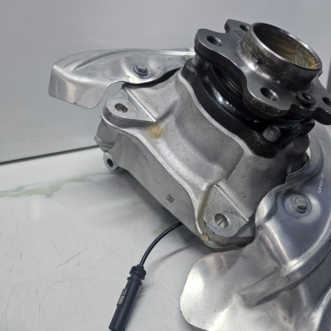 2018-2024 BMW X3 G01 X4 G02 HUB BEARING Knuckle RIGHT FRONT 6882598