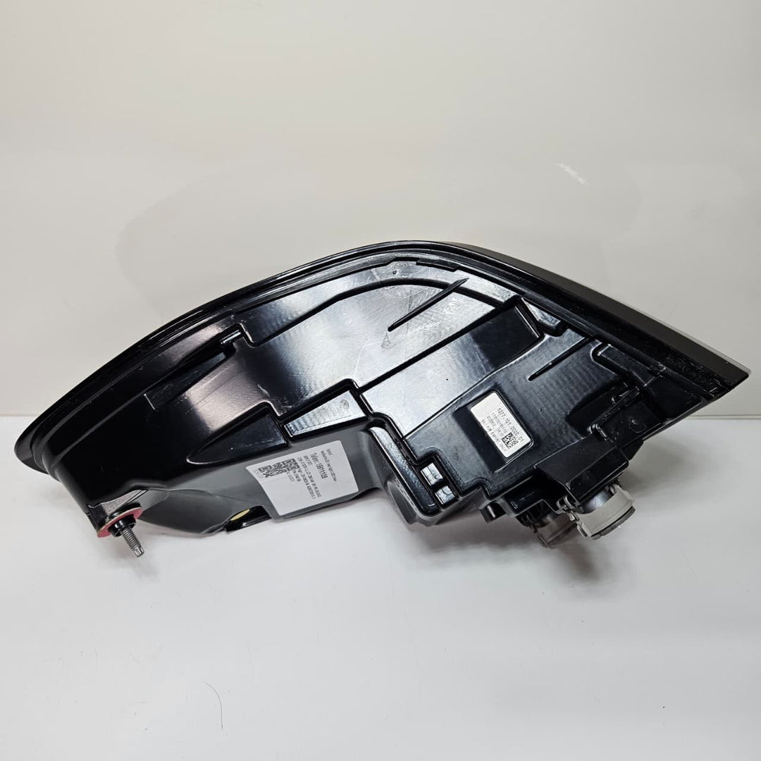 2021-2023 BMW X7 G07 Rear Left side Taillight 9881353 OEM