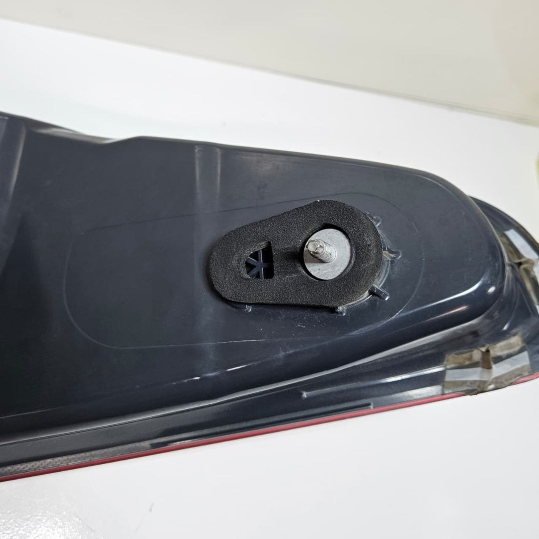 OEM BMW 5 Series G30 Tail Light Right Side 7376464 2016-2018