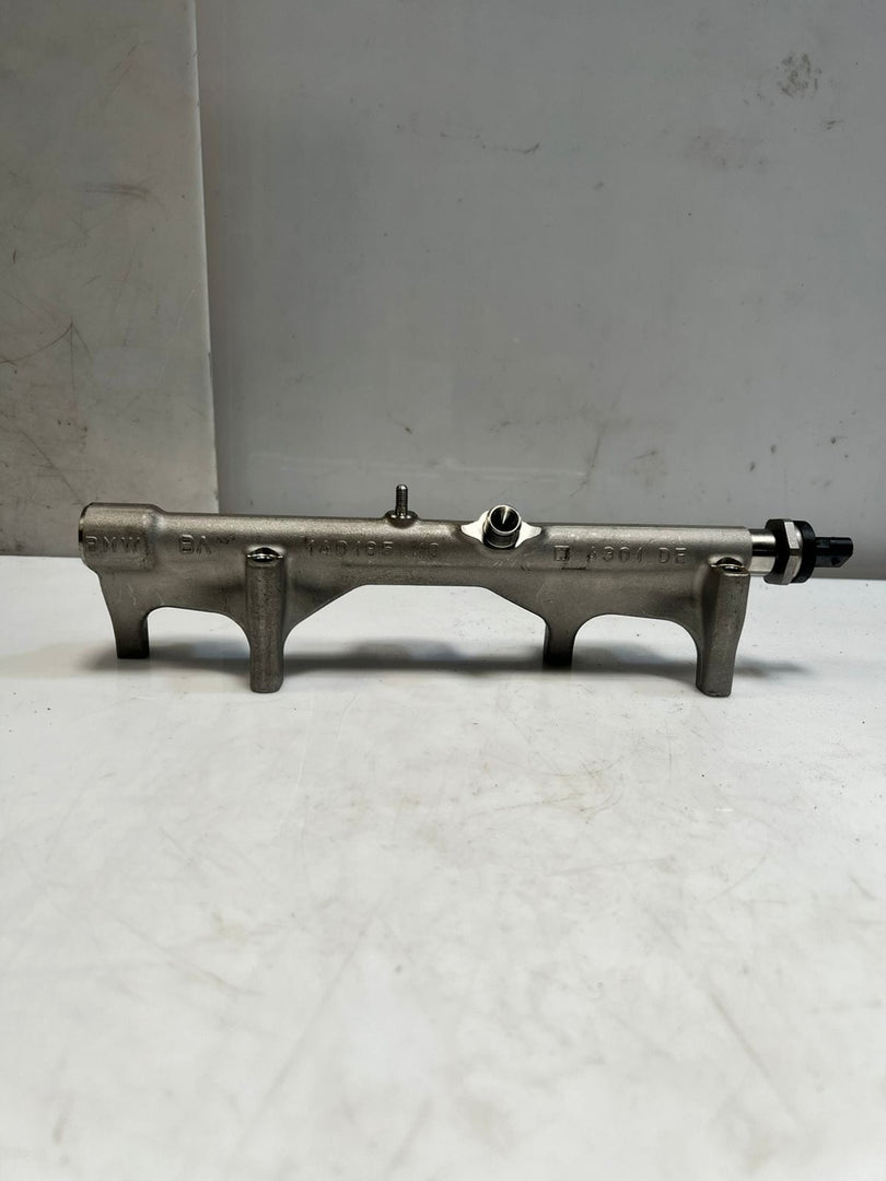 BMW F20 F30 LCI Mini F55 F56 1.5 petrol B38 Fuel Rail High Pressure 7639975 OEM