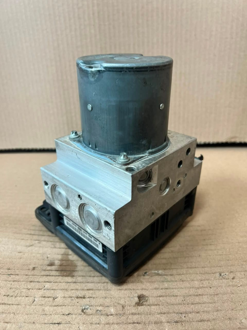 2011 BMW 5 Series F10/F11 F01 F02 550i ABS/DSC Hydraulic Pump Unit 6799517 OEM