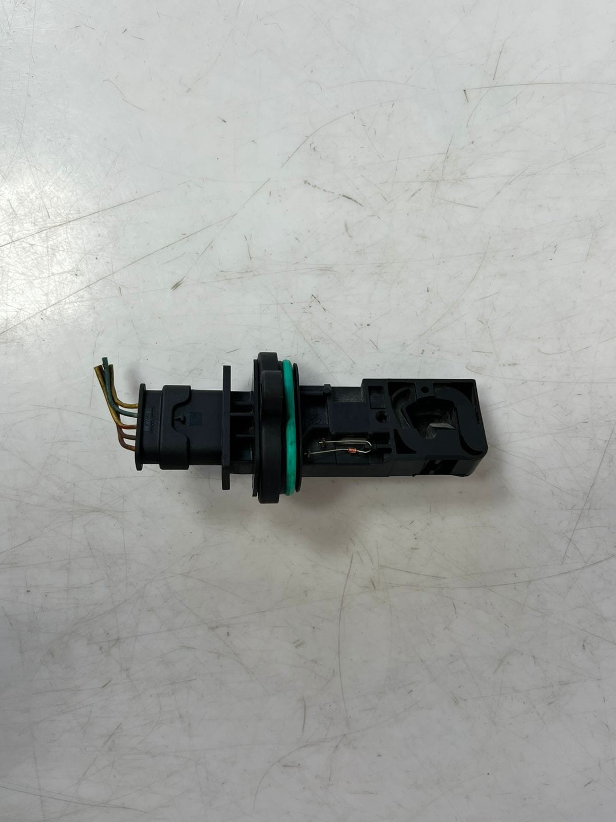 2010-2013 BMW 550i, 650i, 750i, and X6 4.4L Mass Air Flow Sensor 7566990 OEM