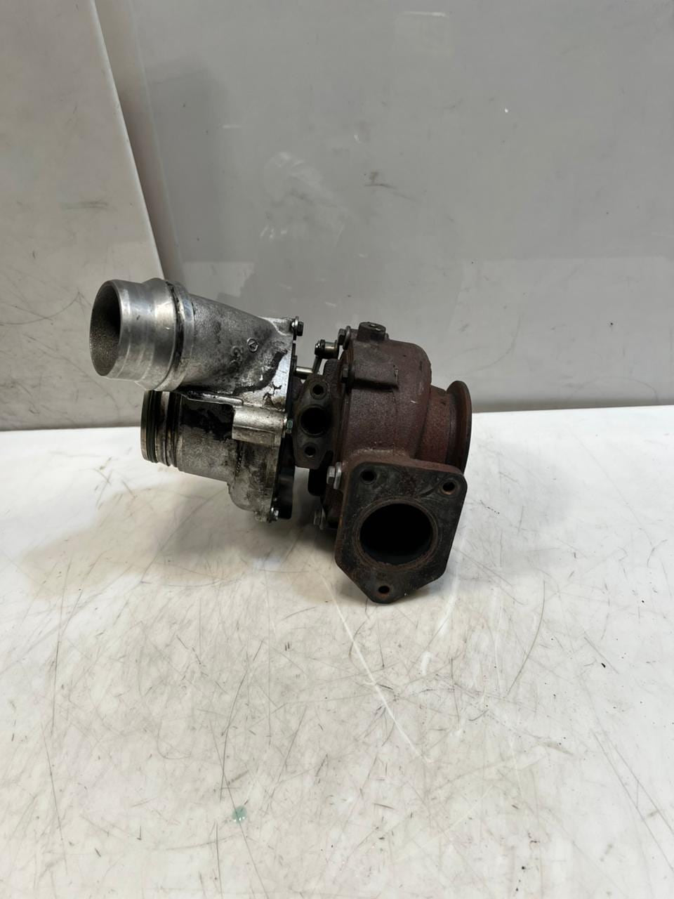 2010-2015 BMW X1 Turbocharger 8573107 116d 118d 318d X1 and Mini Cooper 2.0