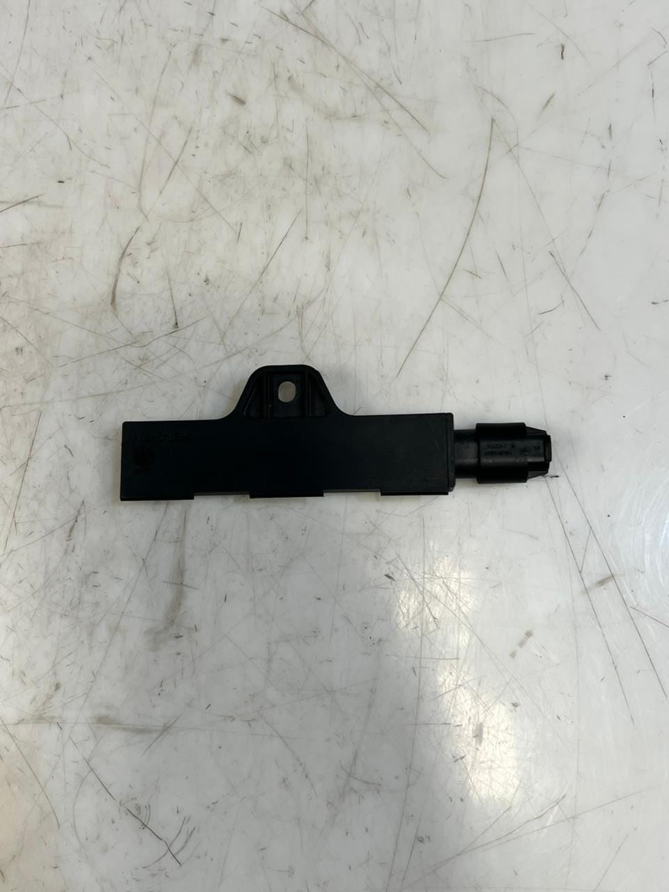 BMW F20, F21, F22, F30, F31, F35, F52, F87 Keyless Entry Antenna Module 9220831