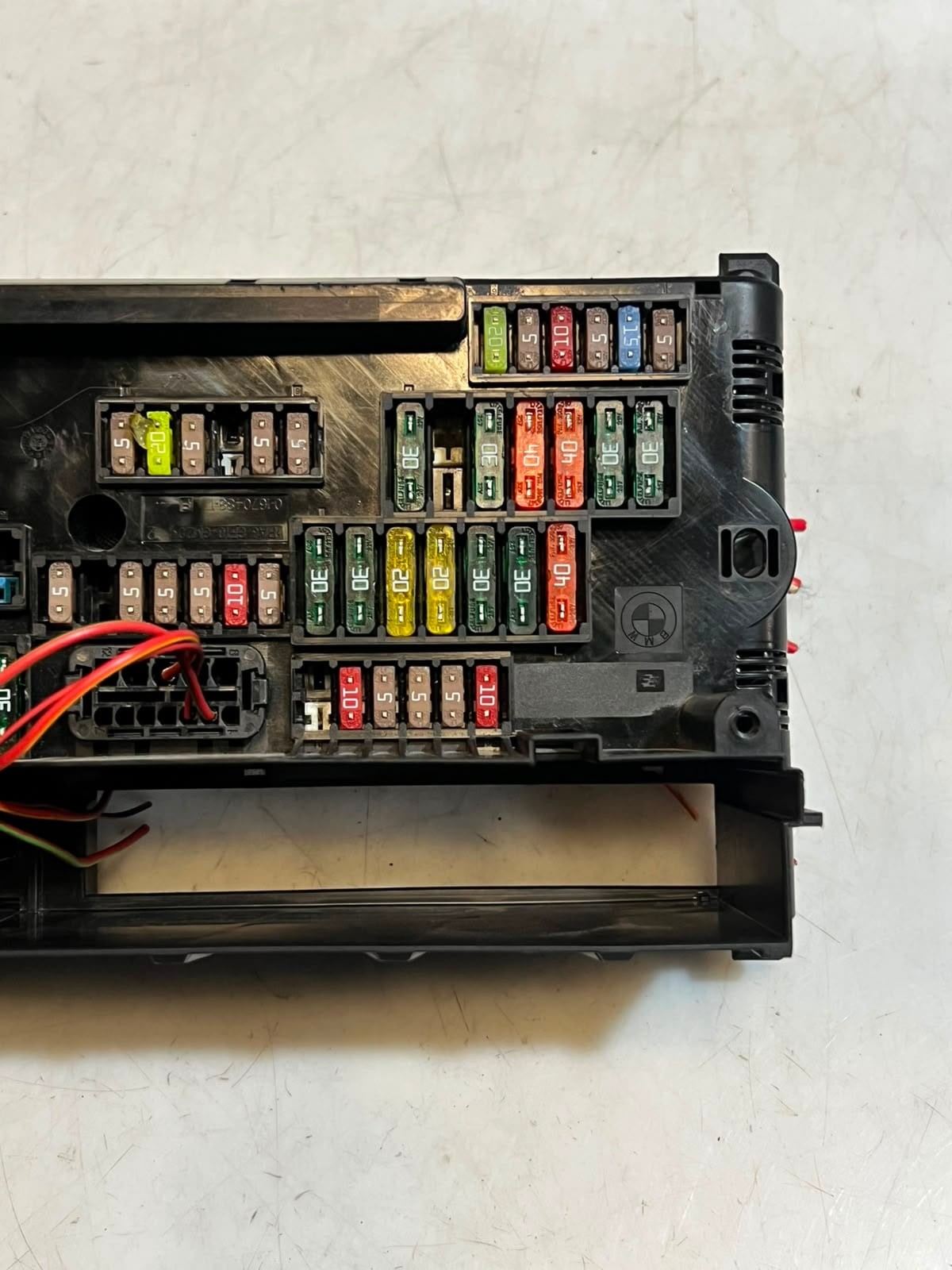 2012-2015 BMW F10 F12 F13 5 6 Series 650i Power Distribution Fuse Box 9252815