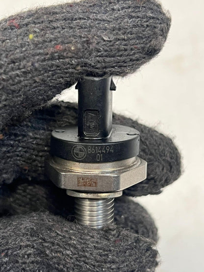 BMW 3 7 Series F30 F31 F35 G11 G12 Oil Pressure Sensor 8614494 OEM