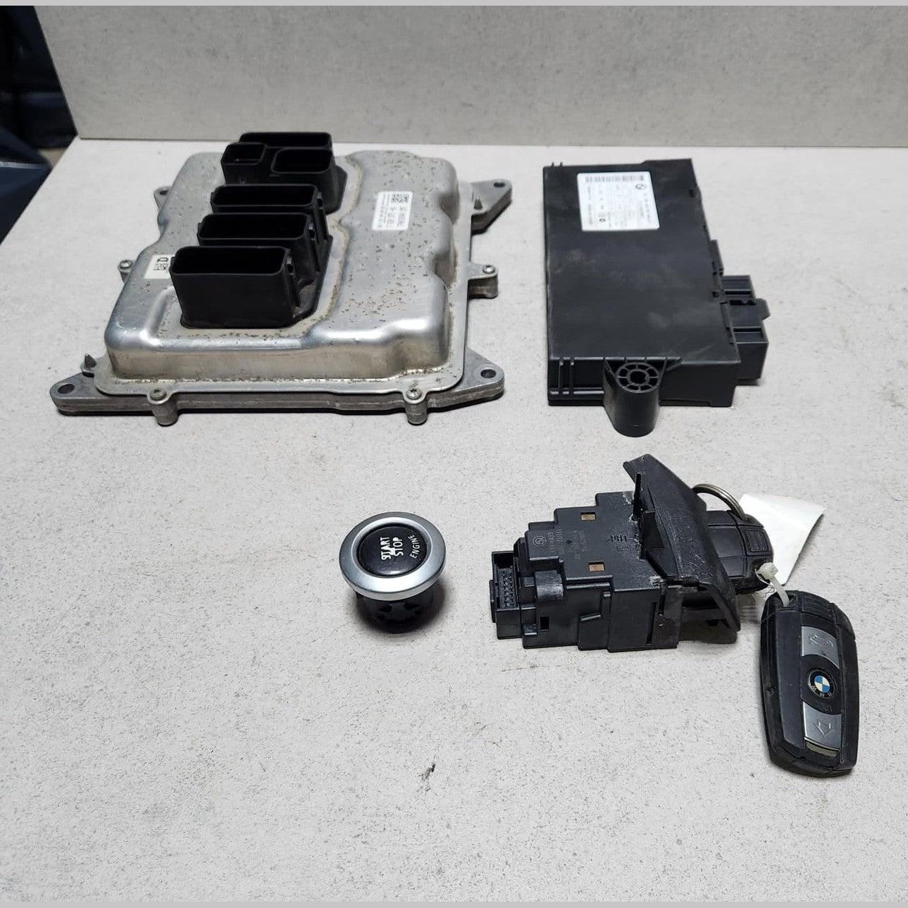 2010-2015 BMW X1 Engine Control Unit ECU Set 7639375 X1 E84 2009-2015 N20 
