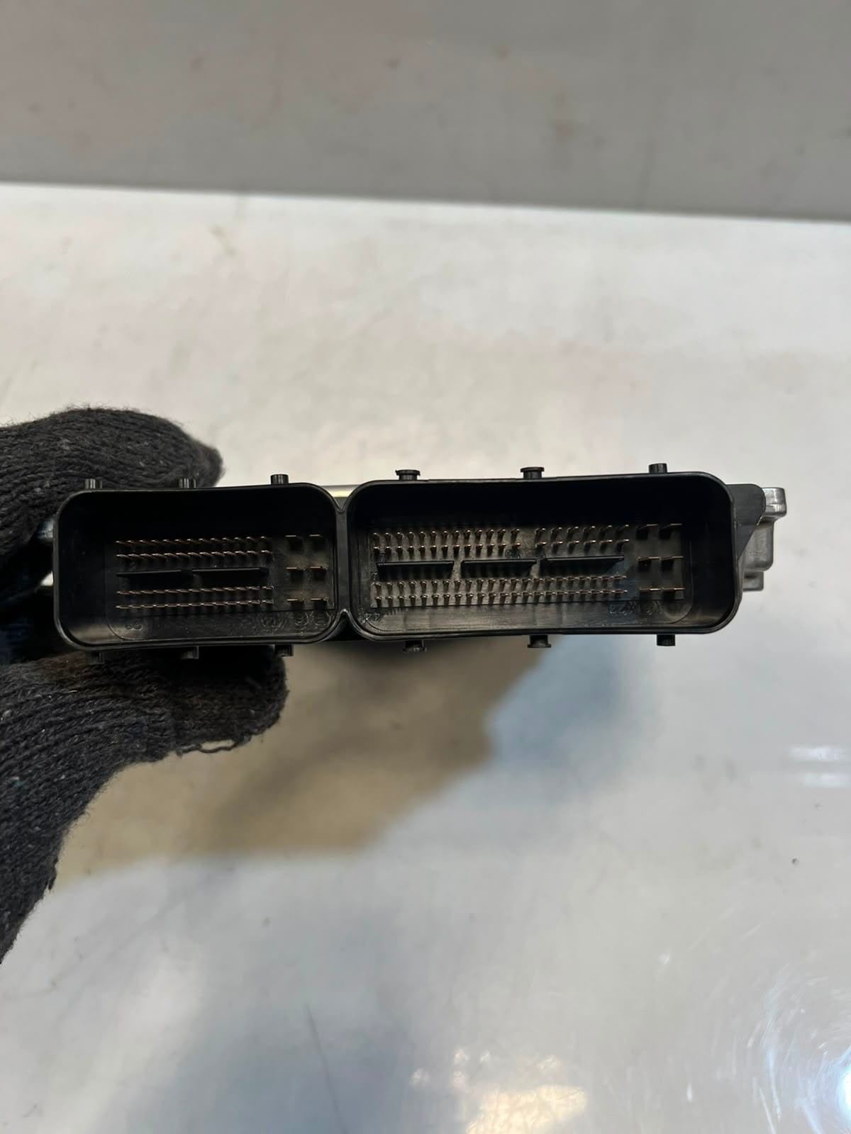 BMW X1 E84, E87, E90, and E91  Engine Control Module ECU ONLY 7628656 OEM