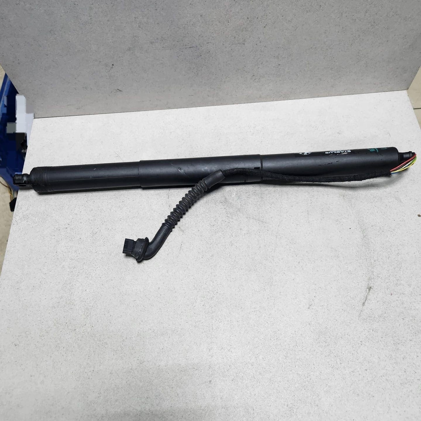2013-2018 BMW X5 Tailgate Strut 4823279 X5 F15 F85