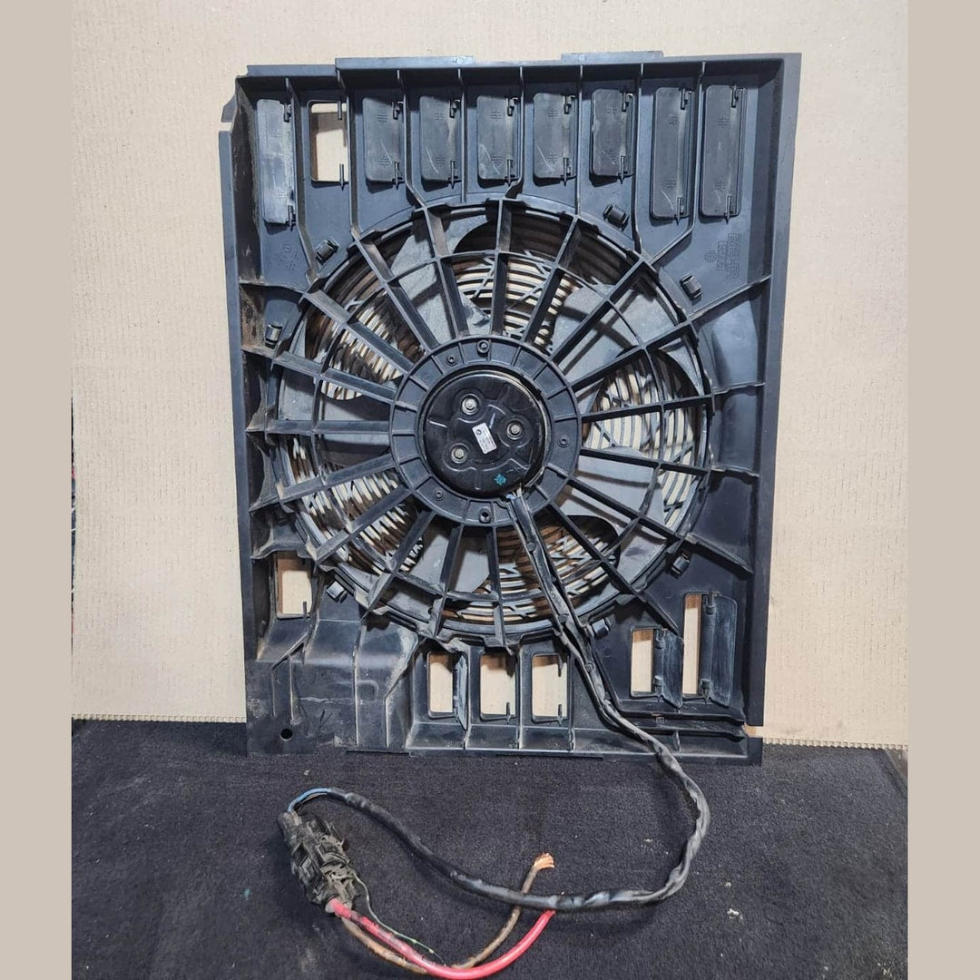 2002-2005 BMW 745i Radiator Cooling Fan Motor 6921925 745i 745Li 750i  E65 E66 