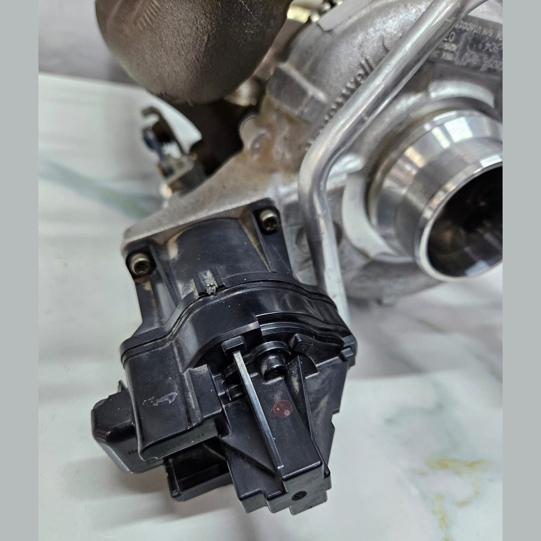 2018 BMW 530i G Series B48 Turbocharger 8631904 OEM