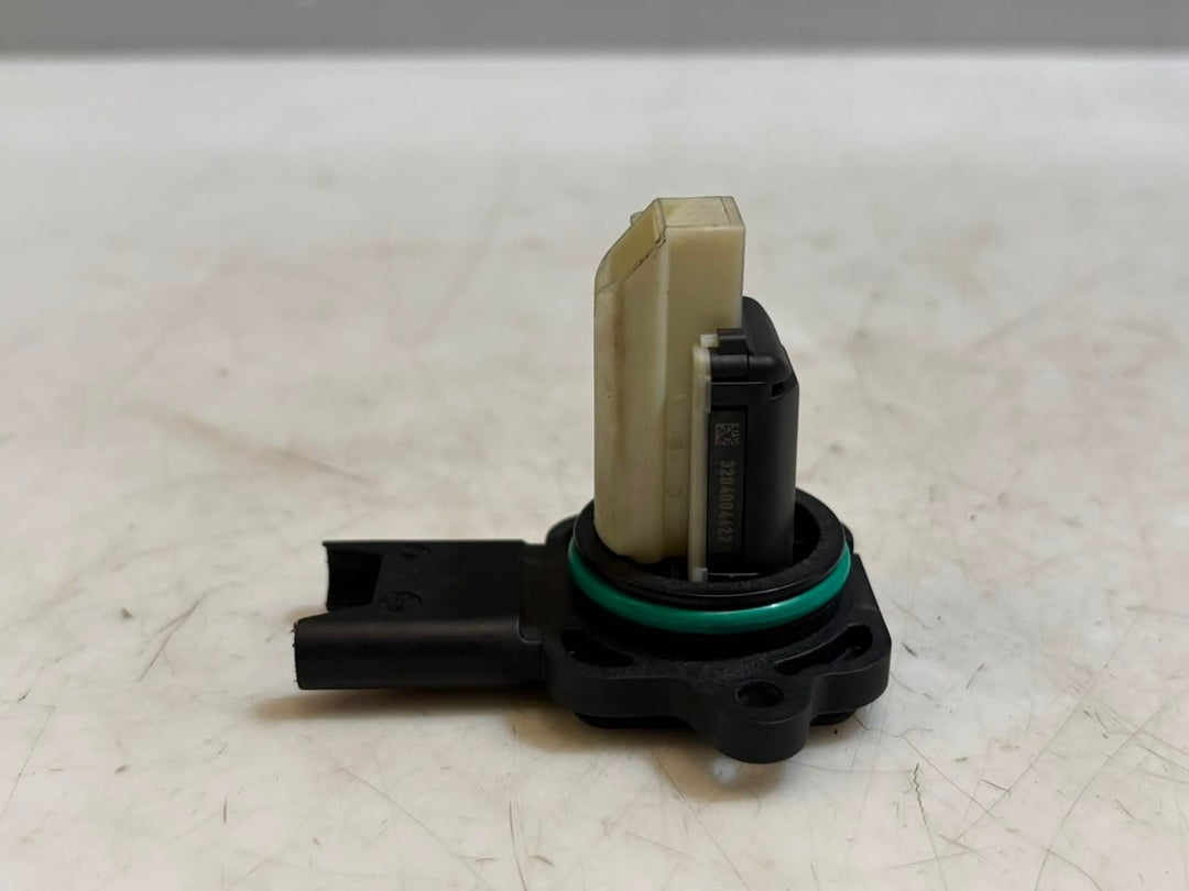 2006-2010 BMW 130i E87 E90 E91 E92 E93 325xi 330xi Mass Air Flow Sensor 7520519