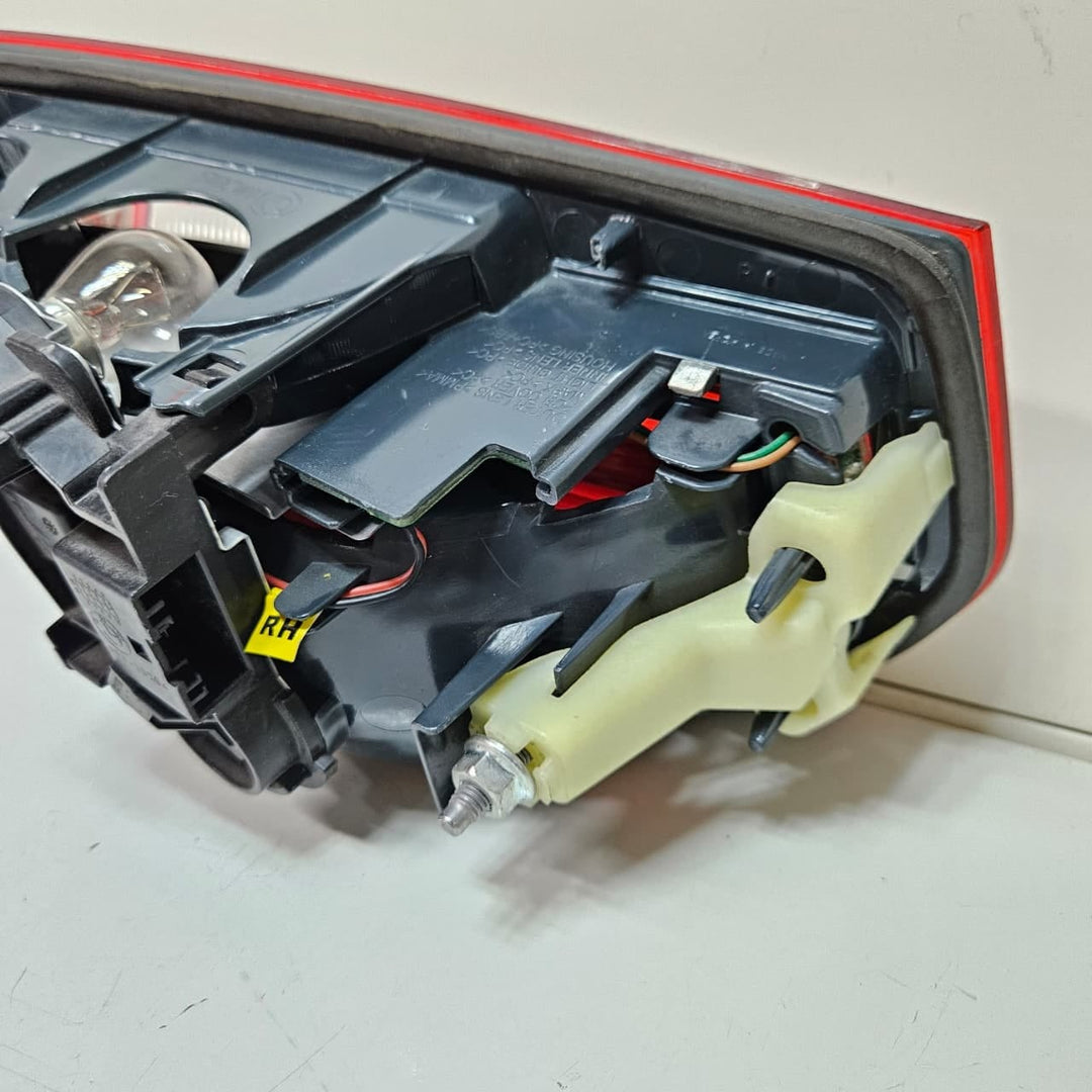 7259916-2012-2015 BMW 3 Series F30 F31 320i Right Rear Inner Taillight OEM