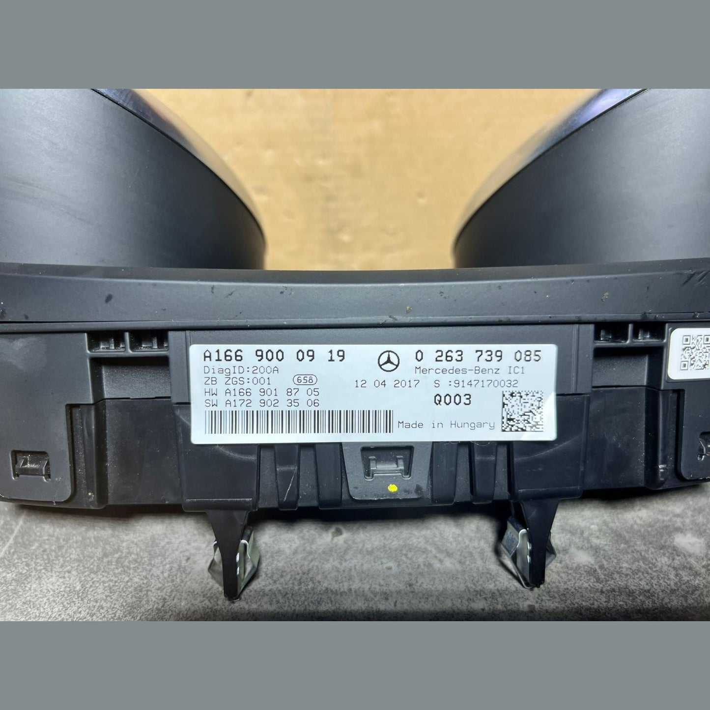 13-16 Mercedes-Benz W166 GLE Instrument Cluster Speedometer A166 9000919 OEM