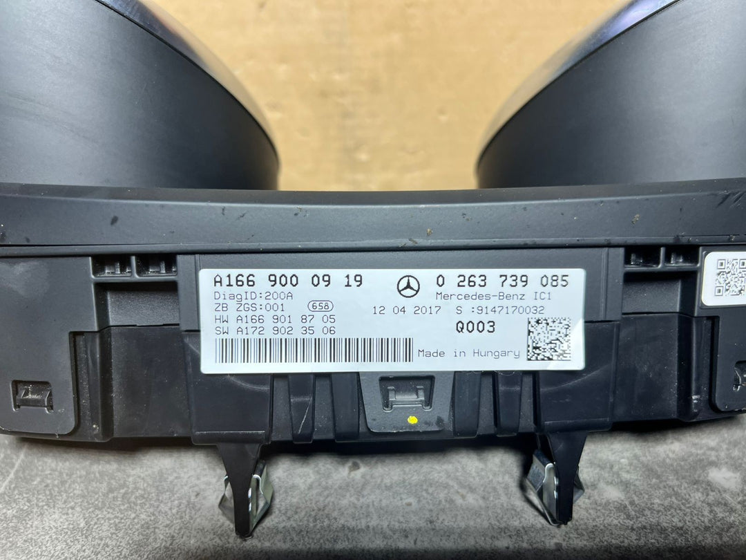 13-16 Mercedes-Benz W166 GLE Instrument Cluster Speedometer A166 9000919 OEM