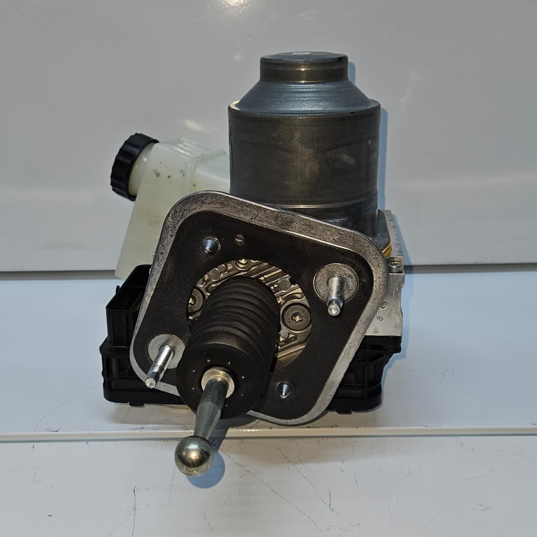 OEM BMW G70 and iX i20 Brake Pump Abs 5A4FC24 BMW braking system