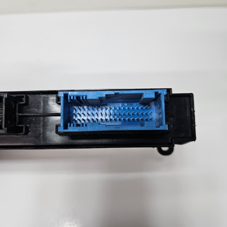 BMW F10 F11 F12 F13 5 6 series ELECTRONICS BODY CONTROL JUNCTION BOX V12 9288418