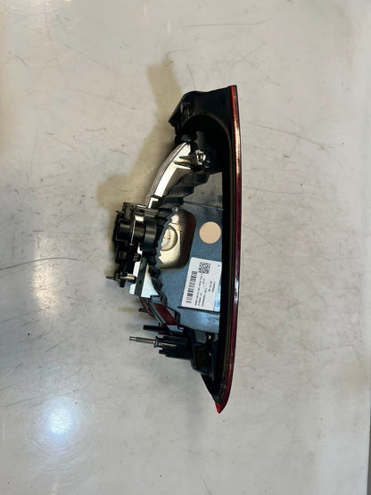 2015-2020 BMW X1 F48 Rear Light Right TRUNK LID BOOT Taillight 2710636 OEM