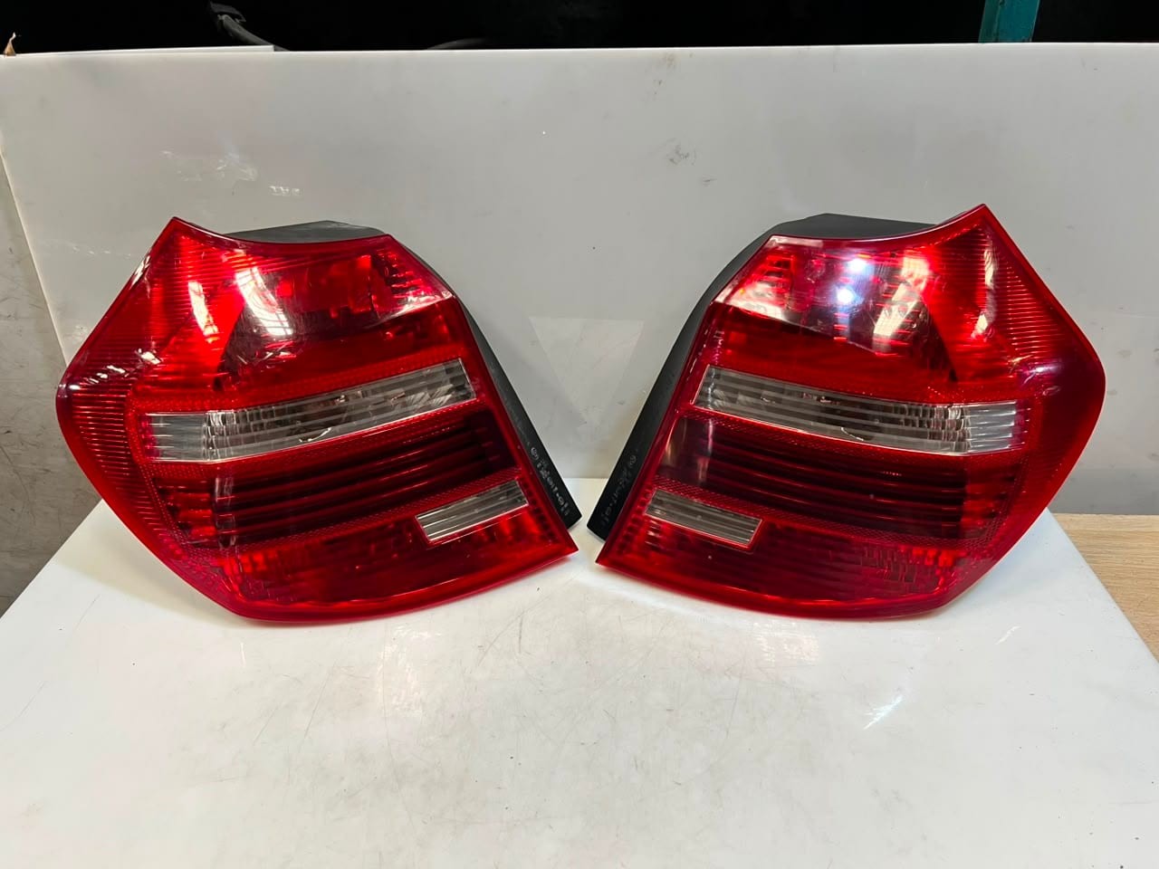 BMW 1' E81 E87 LCI 120i Rear Tail Light  RIGHT LEFT BACK LIGHT 7181298 7181297 