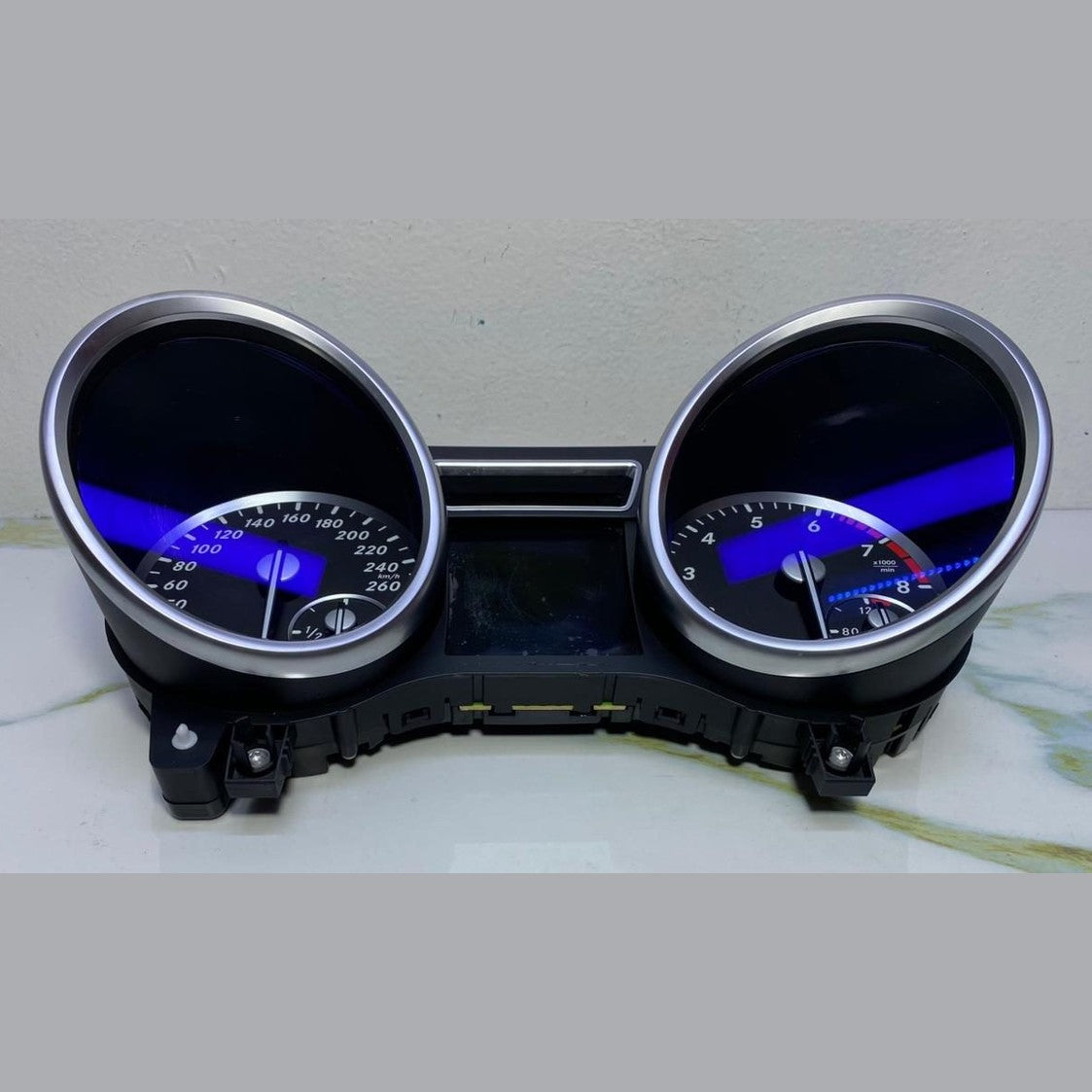 Benz Instrument Cluster A1669007110