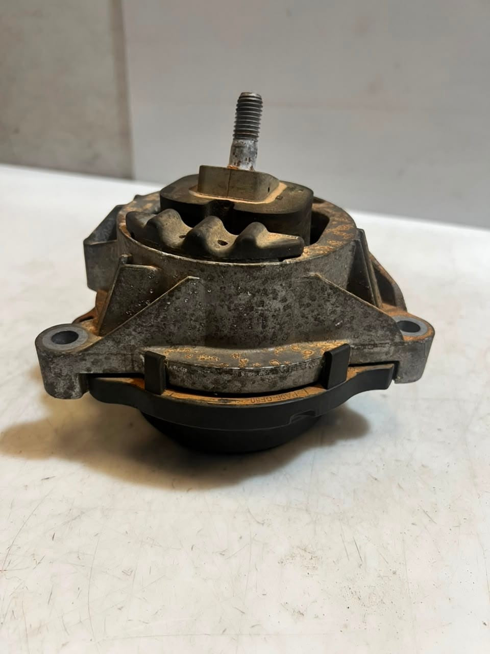 2015-2017 BMW X3 F25 X4 F26 2.0L RIGHT Engine Mount MOTOR 6868490 OEM