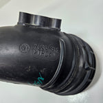 Bild in die Galerieansicht laden, BMW 1 3 Series E82 E88 135i 335i N55 Engine Air Intake Hose 7599294