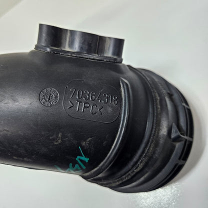 BMW 1 3 Series E82 E88 135i 335i N55 Engine Air Intake Hose 7599294