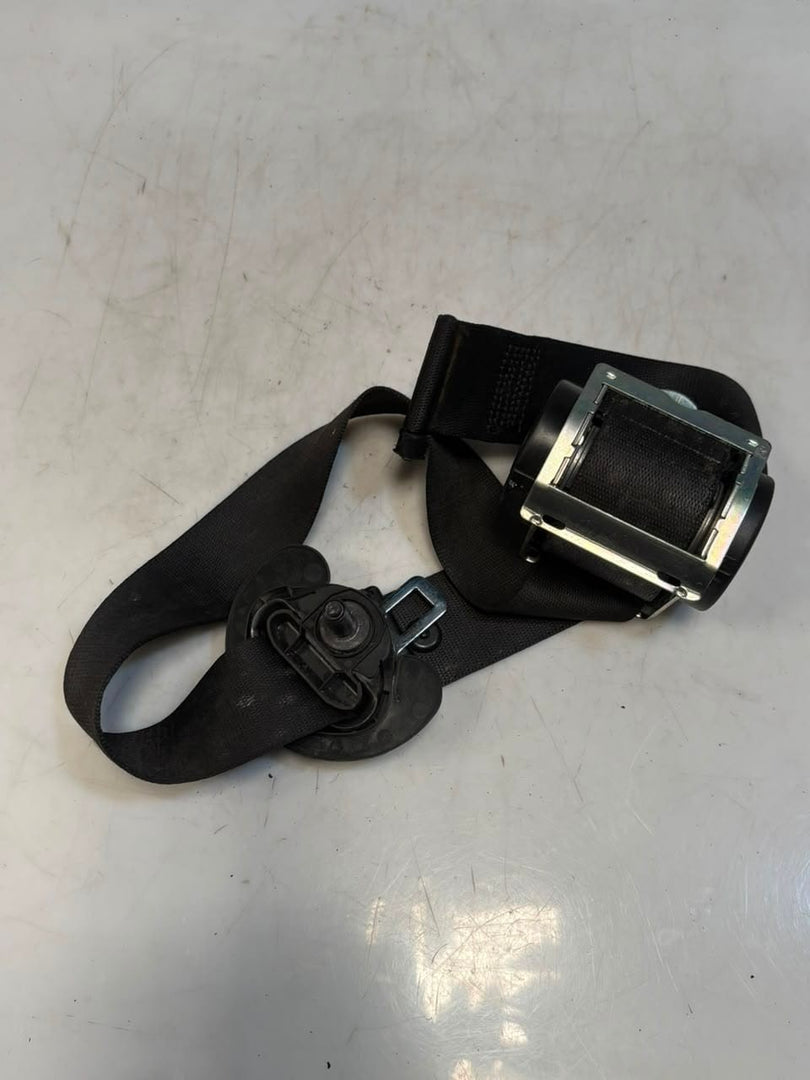 2009-2016 BMW 5 Series F10 F11 F01 F02 F03 F04 Seat Belt Front Right 610126200B