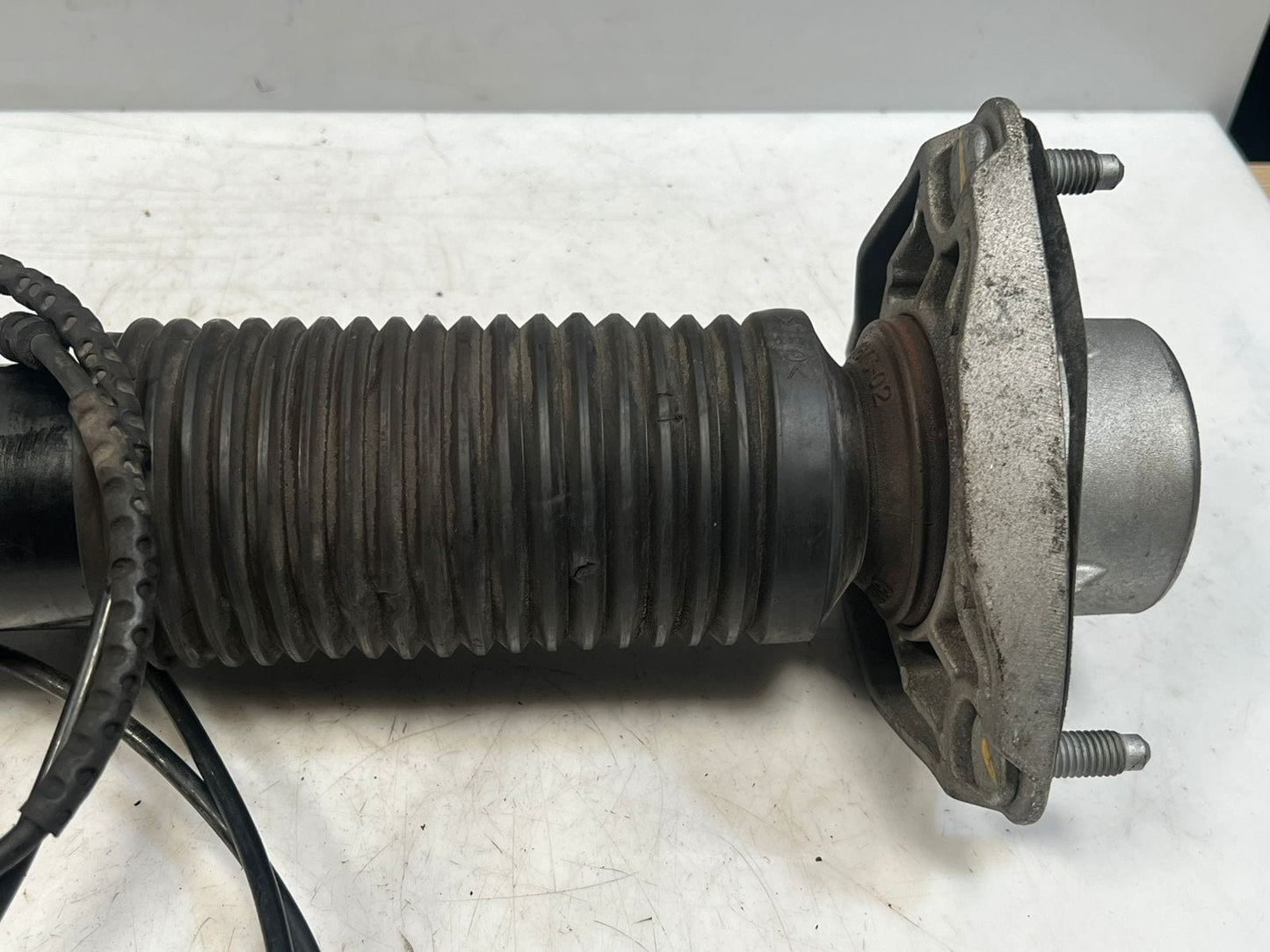 2014-2018 BMW X5 F15 X6 F16 xDrive 30d Rear Shock Absorber DIESEL 6875087 OEM