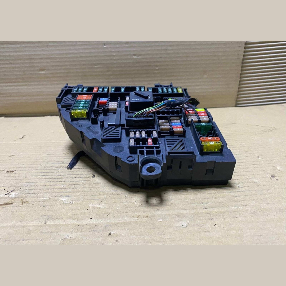 2011-2016 BMW 550i Power Distribution Box 9210857  F10, F11, F18, F12, F13, F01,