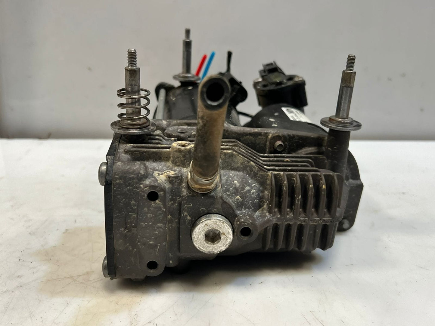 2007-2013 BMW X5 E70 and X6 E71 E72 Air Suspension Compressor EBLV0514 OEM