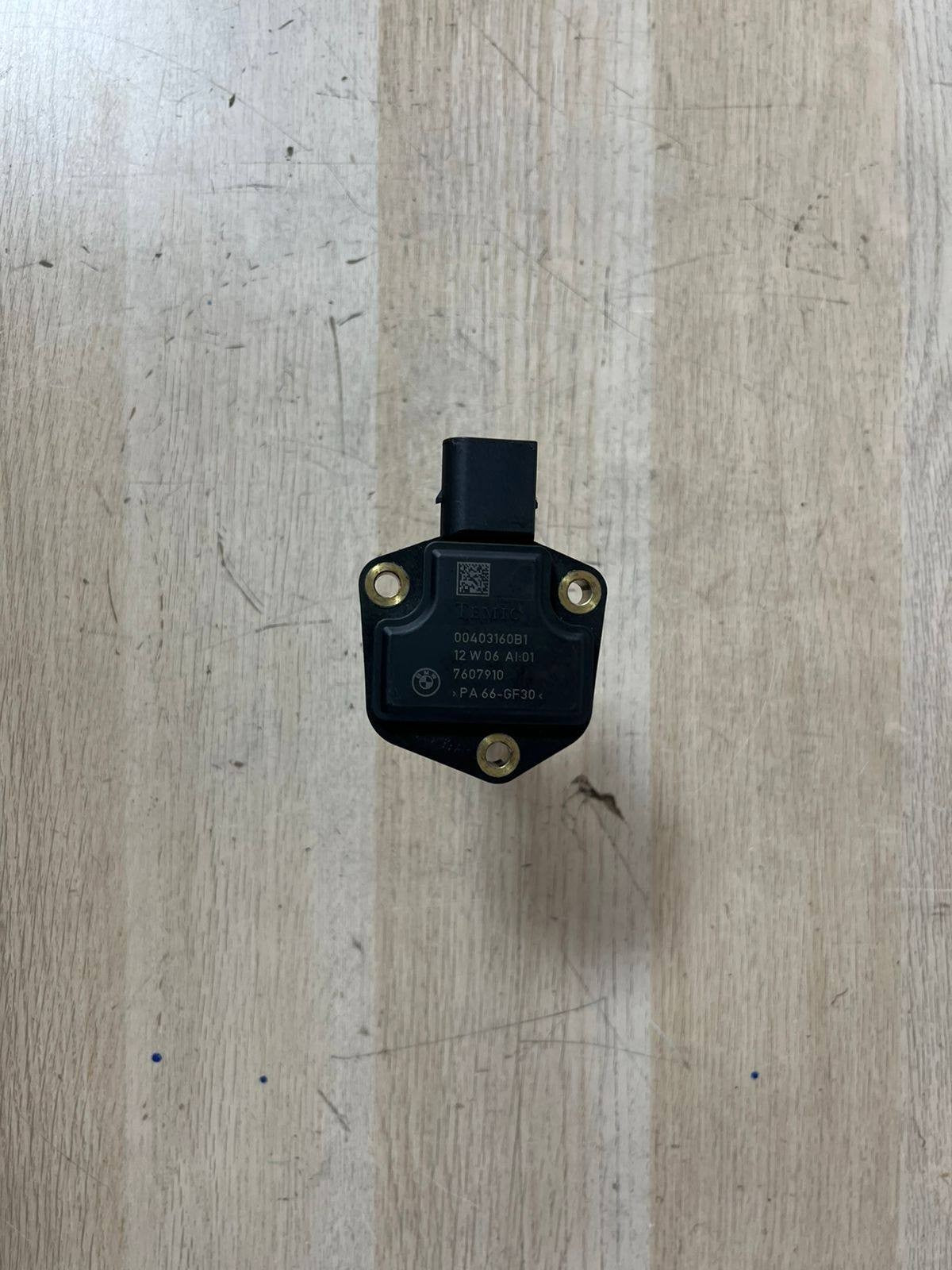 2006-2011 BMW 323i Oil Level Sensor 7607910 323i, 325i, E82 E90 