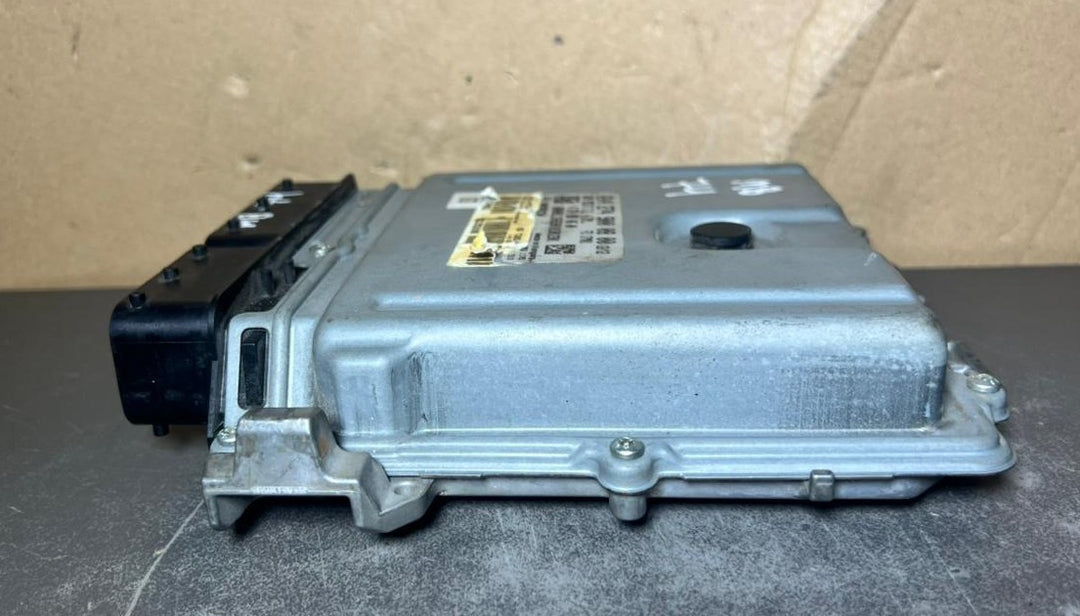 14-18 Mercedes W205 C-CLASS Engine Control Module Unit ECM ECU A274 9000800 OEM