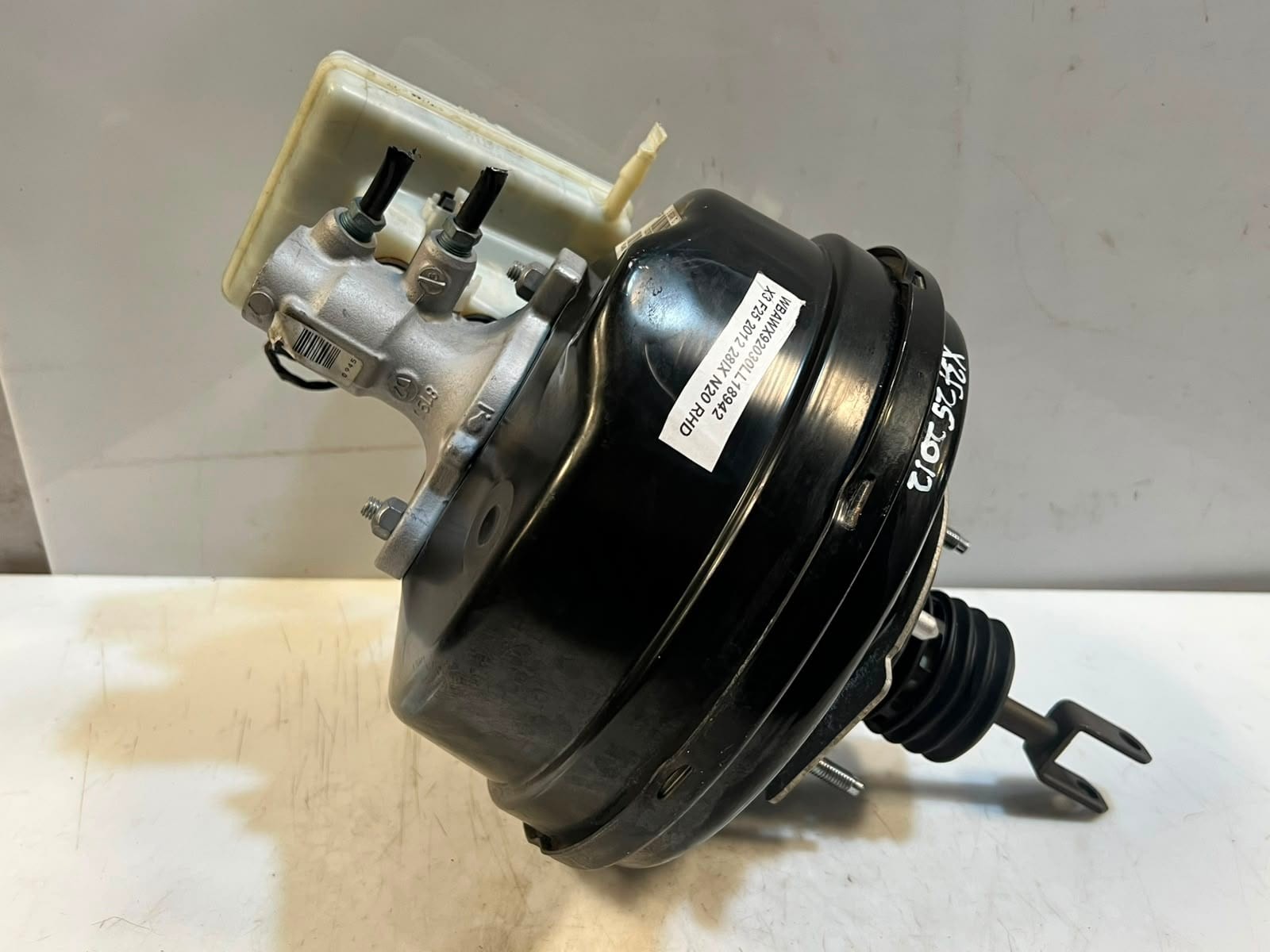 2011-2017 BMW X3 F225 X4 F26 Brake Booster & Master Cylinder Assembly 6854348