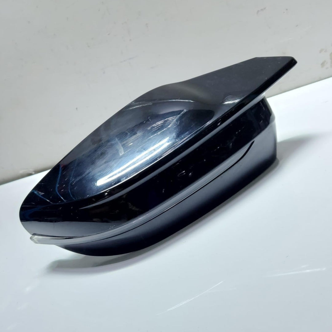 2019-2023 BMW 330i Turn Signal Light Mirror Cover Right 7498160 3 Series G20 G21