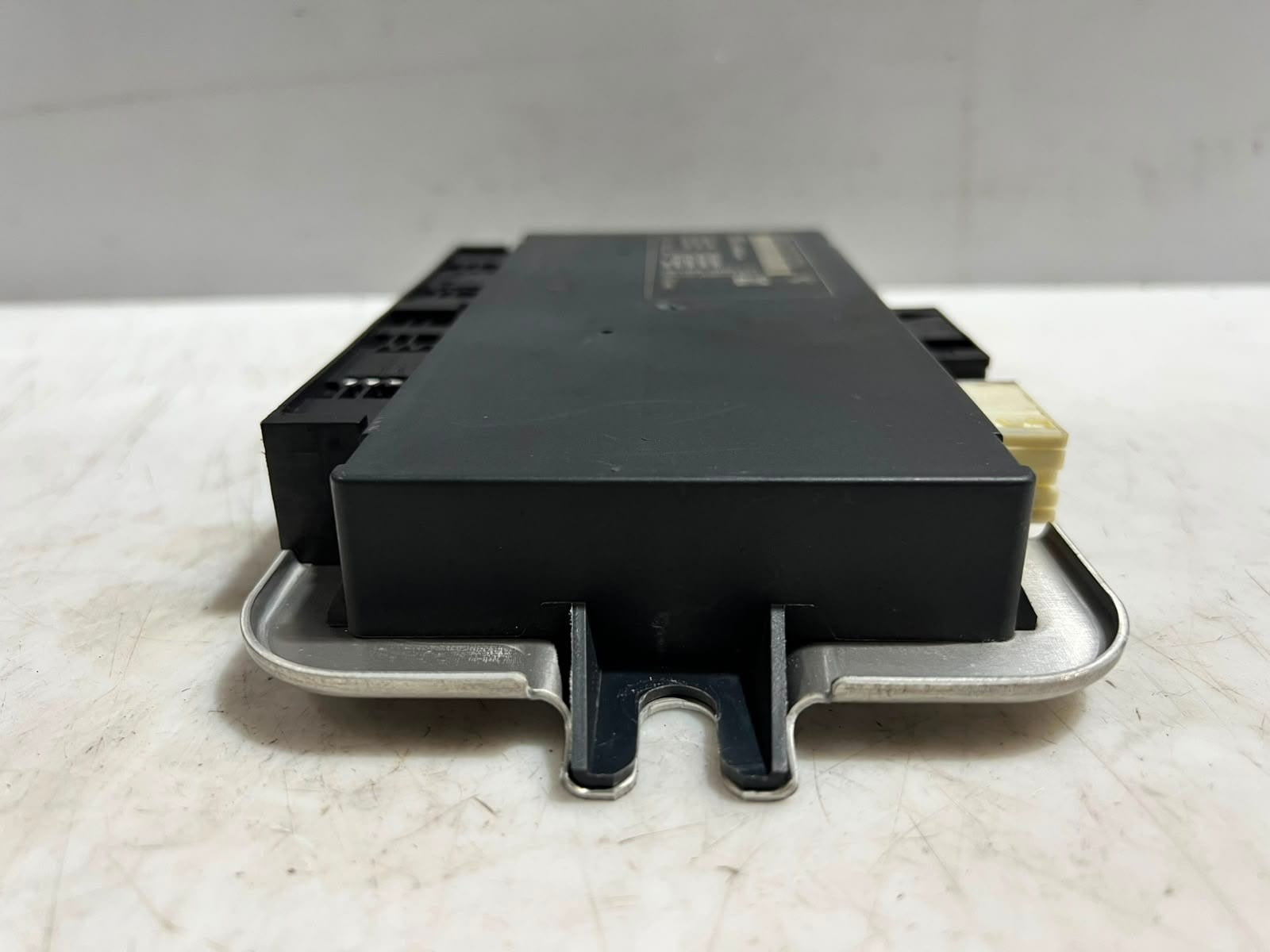 BMW 5 Series GT F07 FRM3 Footwell Light Control Module FRM3 9236459 OEM